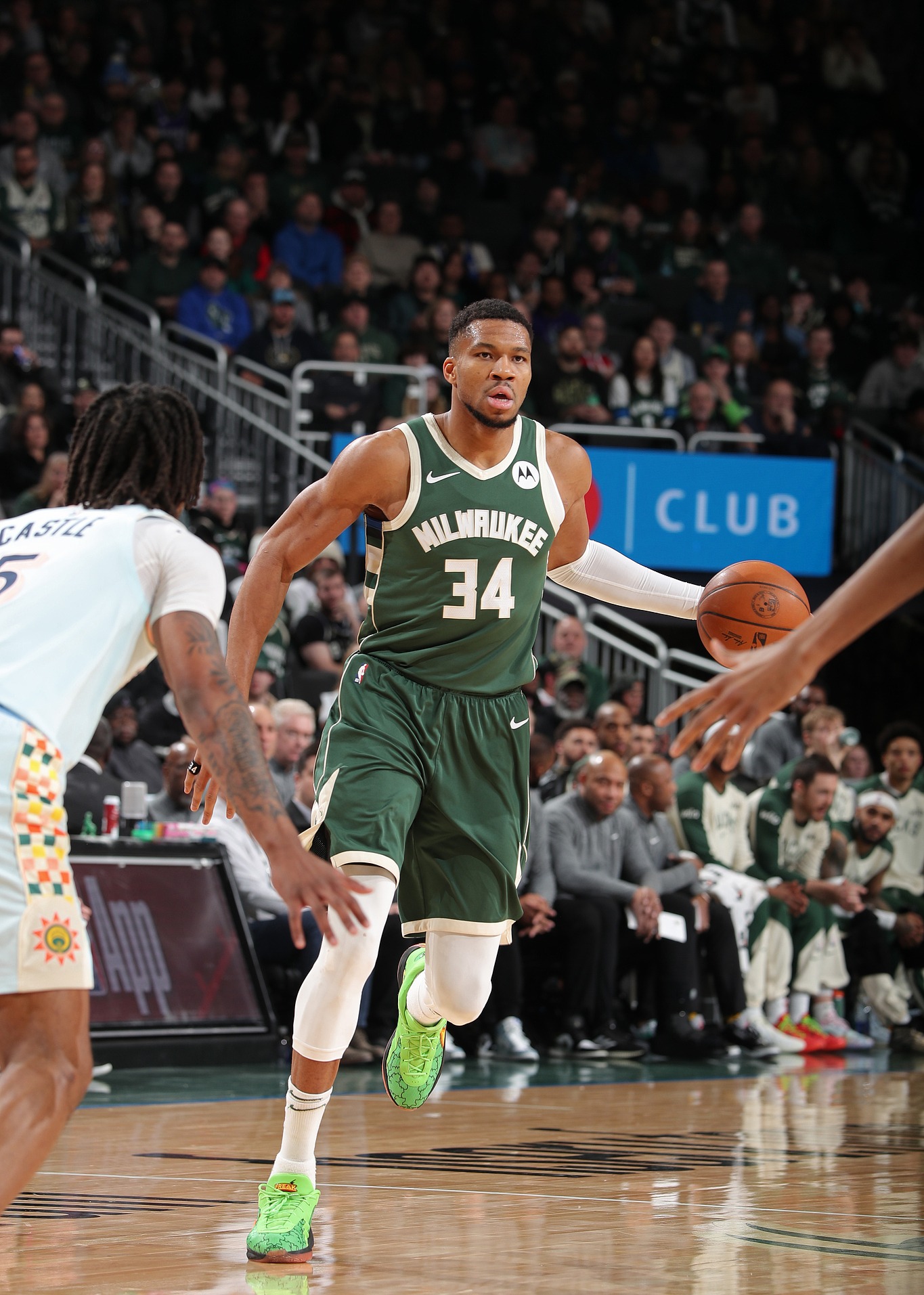 旺财娱乐-关于密尔沃基雄鹿发布备战花絮，关键时刻迎来里程碑，NBA总决赛任务艰巨，球队文化再被提及的信息