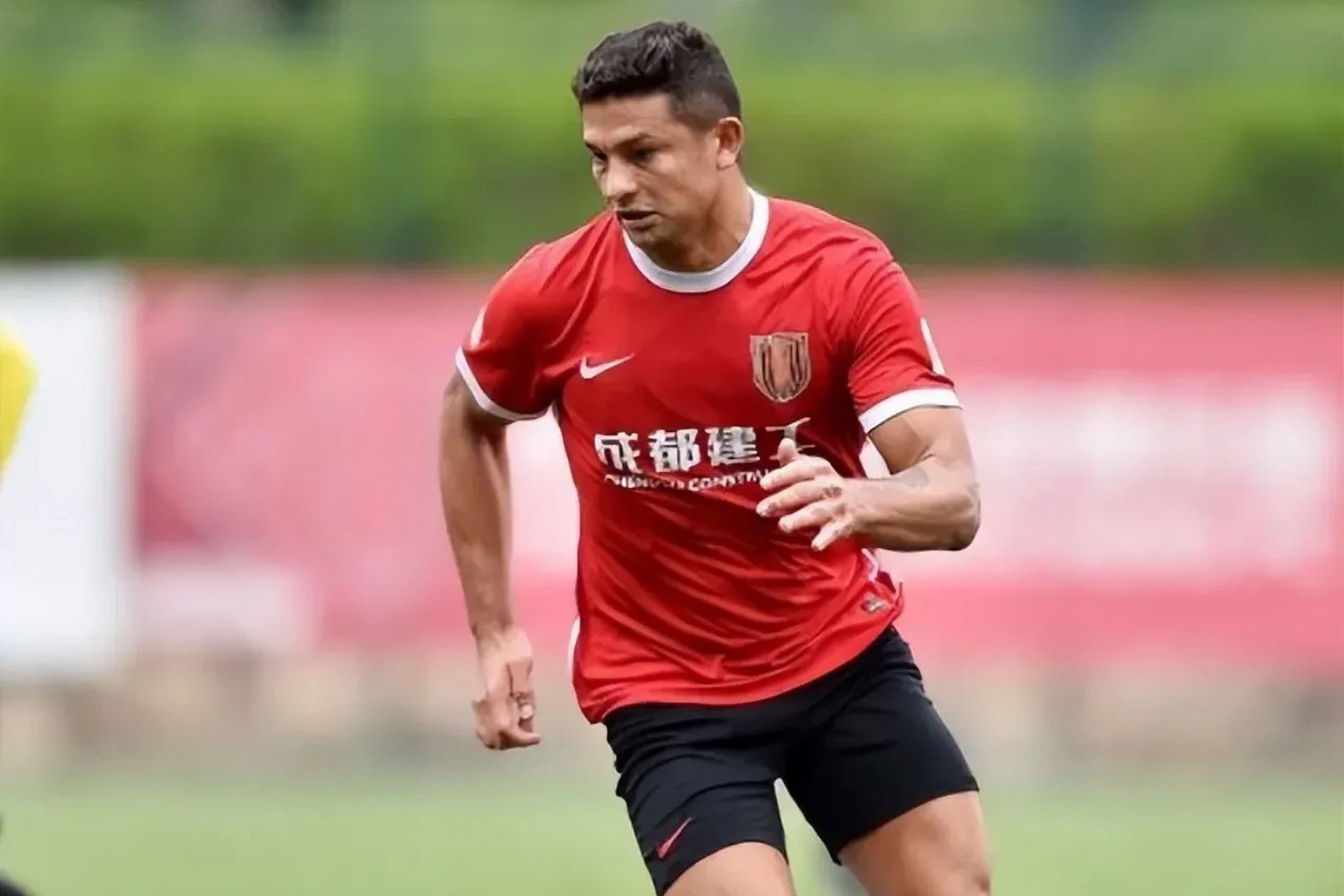 28娱乐- 窗口期波尔图备战英超，止住颓势细节曝光，目标明确，资深球员宣示担当