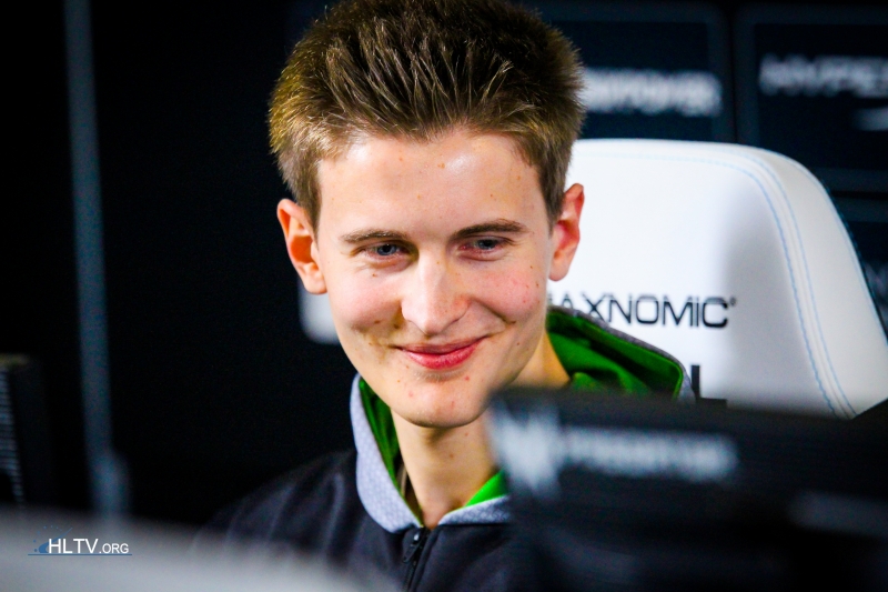 旺财娱乐-包含穆古鲁扎爆冷击败C9，突破纪录引爆全场！的词条